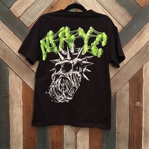 Medium short sleeve in black by Mayc